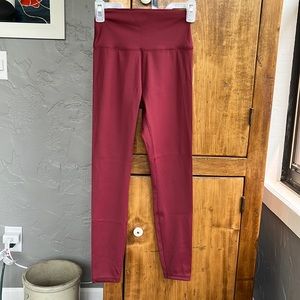 Born Primitive Cranberry Leggings size M